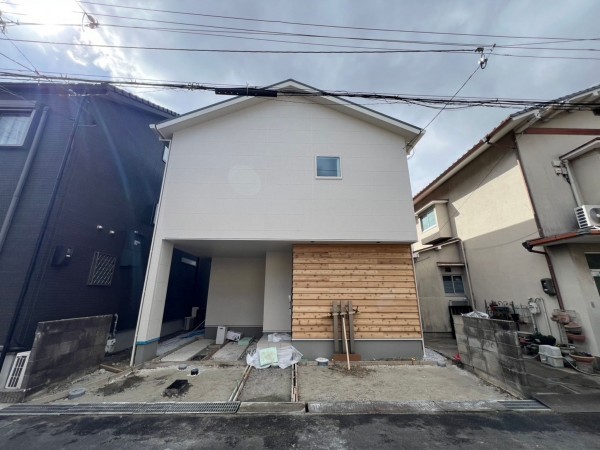 草津市平井、新築一戸建ての外観画像です