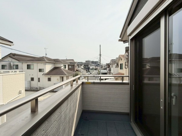大津市月輪、新築一戸建てのバルコニー画像です