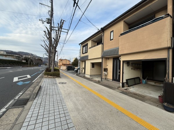 大津市御陵町、中古一戸建ての外観画像です