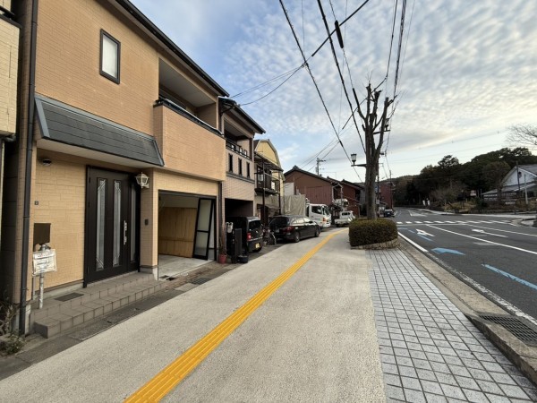 大津市御陵町、中古一戸建ての外観画像です