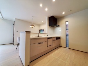 大津市尾花川、新築一戸建ての画像です