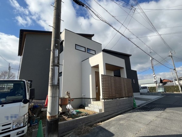 草津市野村、新築一戸建ての画像です
