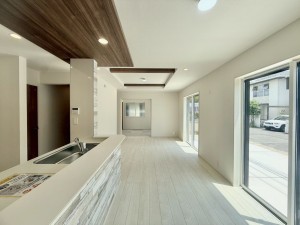 草津市平井、新築一戸建ての居間画像です