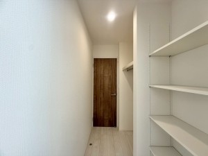 草津市平井、新築一戸建ての収納画像です