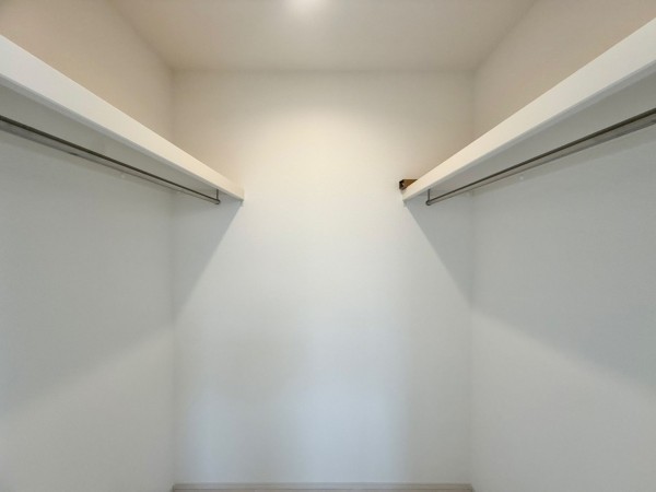 草津市平井、新築一戸建ての収納画像です