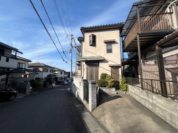 大津市国分、中古一戸建ての外観画像です