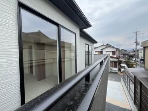 草津市木川町、新築一戸建てのバルコニー画像です