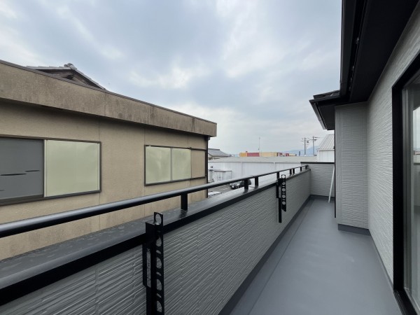草津市木川町、新築一戸建てのバルコニー画像です