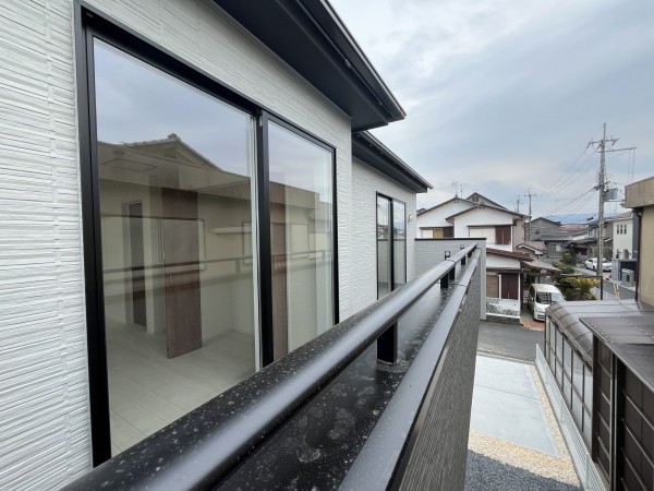 草津市木川町、新築一戸建てのバルコニー画像です