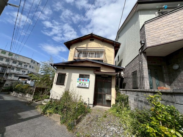 草津市南笠町、中古一戸建ての外観画像です