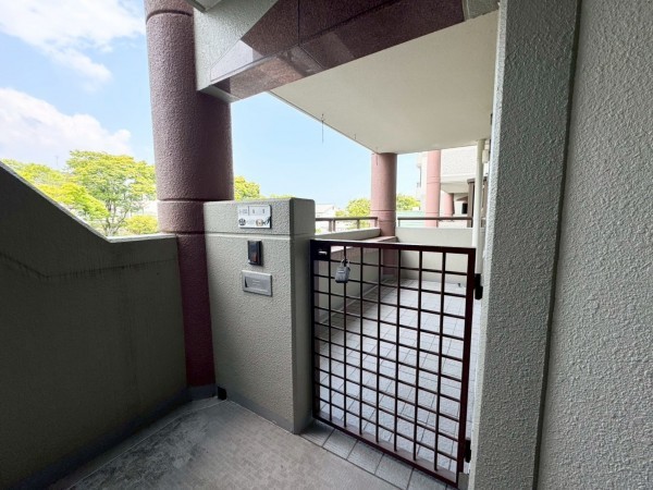 大津市仰木の里、マンションの画像です