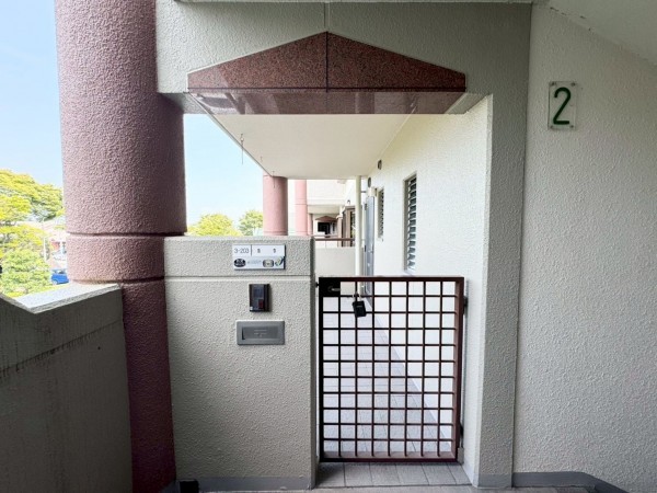 大津市仰木の里、マンションの画像です