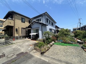 草津市平井、中古一戸建ての画像です