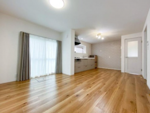 草津市平井、中古一戸建ての画像です