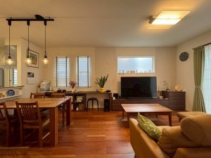 草津市南草津プリムタウン、中古一戸建ての居間画像です