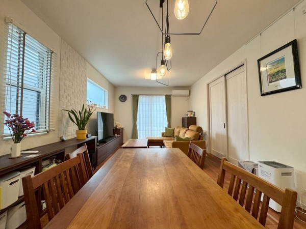 草津市南草津プリムタウン、中古一戸建ての居間画像です