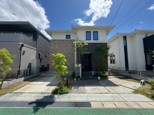 草津市南草津プリムタウン、中古一戸建ての外観画像です
