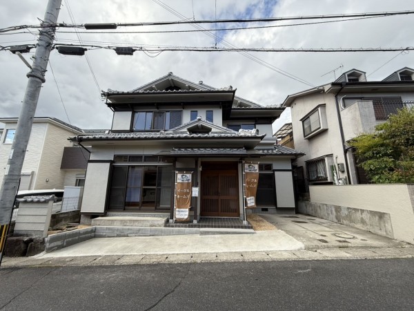 大津市野郷原、中古一戸建ての外観画像です