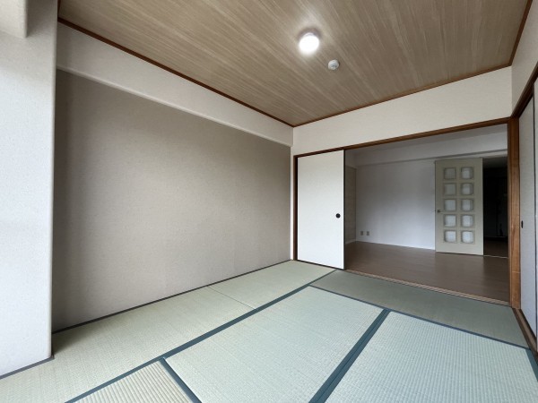 大津市湖城が丘、マンションの画像です
