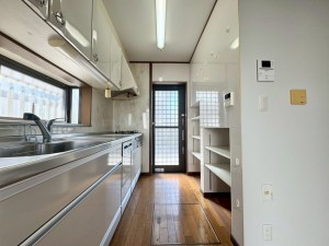 大津市大江、中古一戸建てのキッチン画像です