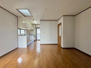 大津市大江、中古一戸建ての居間画像です