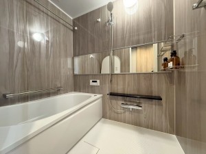 草津市矢橋町、マンションの風呂画像です