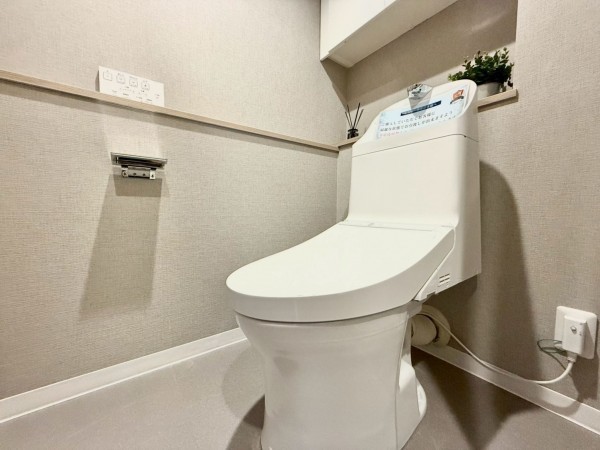 草津市矢橋町、マンションのトイレ画像です