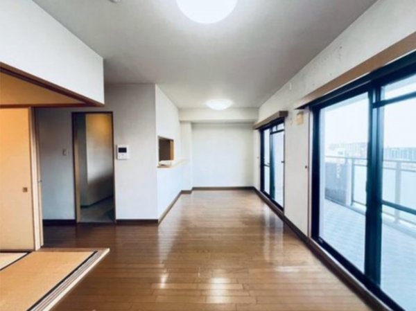 大津市本宮、マンションの画像です