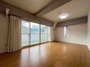 大津市桜野町、マンションの画像です