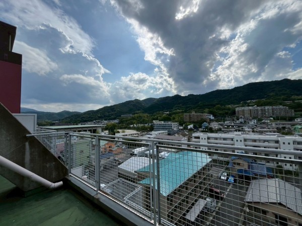 大津市桜野町、マンションの画像です