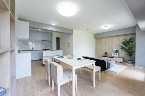 大津市湖城が丘、マンションの画像です