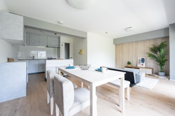 大津市湖城が丘、マンションの画像です