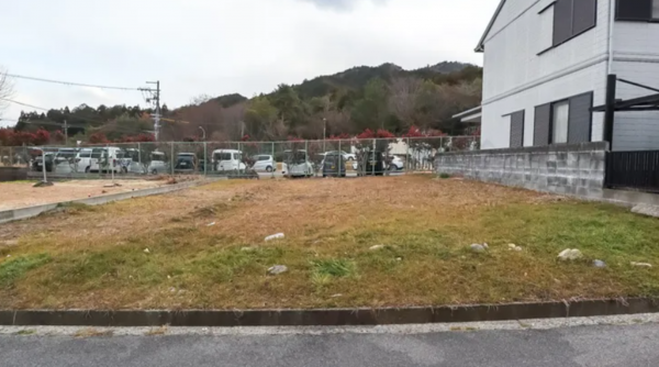 湖南市岩根、土地の画像です