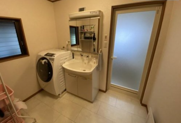 湖南市岩根、中古一戸建ての画像です