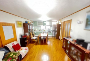 湖南市岩根、中古一戸建ての画像です