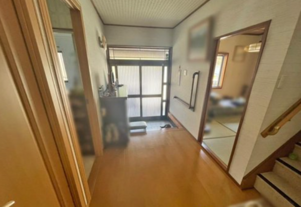 湖南市岩根、中古一戸建ての画像です