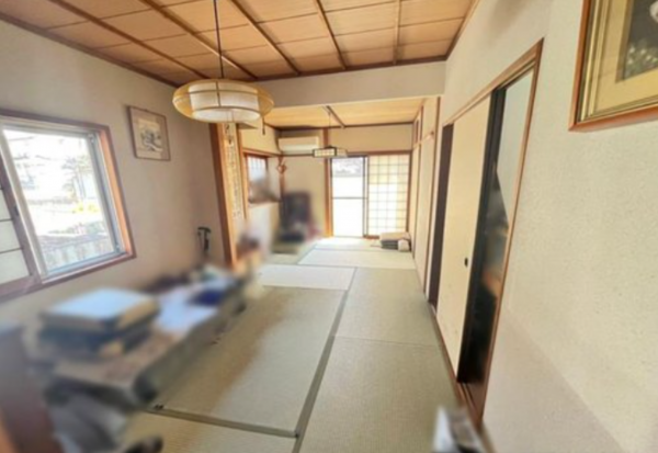 湖南市岩根、中古一戸建ての画像です