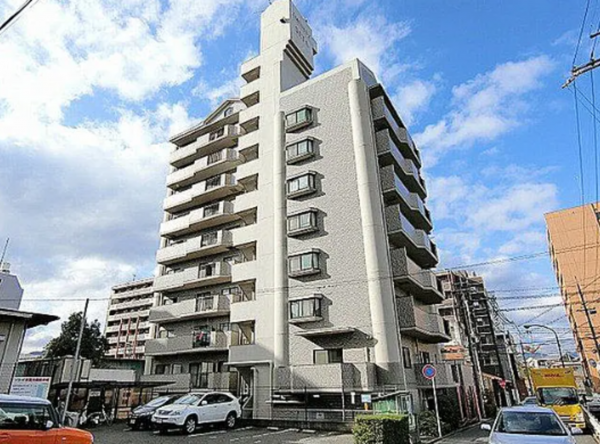 大津市大萱、マンションの画像です