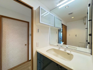 大津市本宮、マンションの画像です