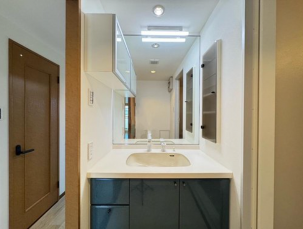 大津市本宮、マンションの画像です