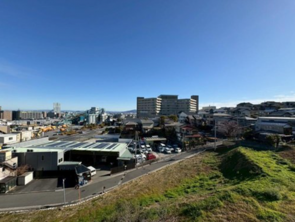 大津市本宮、マンションの画像です