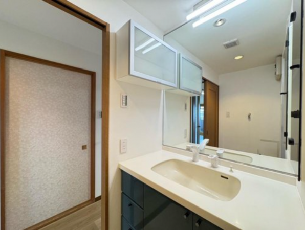 大津市本宮、マンションの画像です