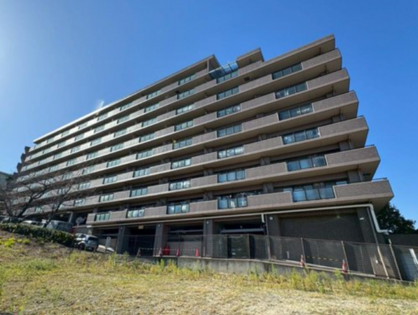 大津市本宮、マンションの画像です