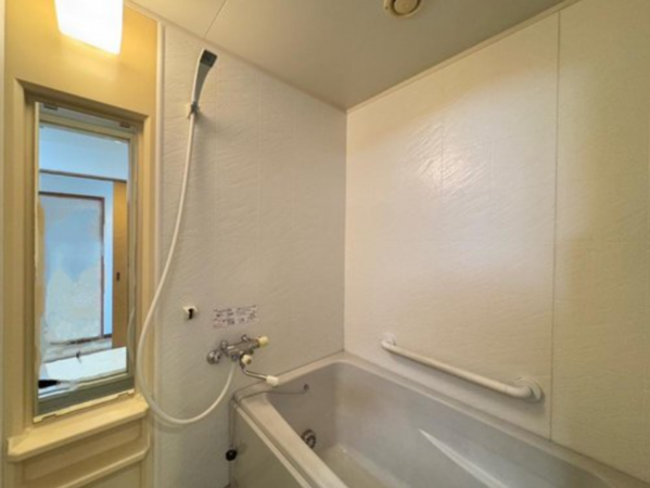 大津市本宮、マンションの画像です