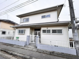 湖南市岩根、中古一戸建ての画像です