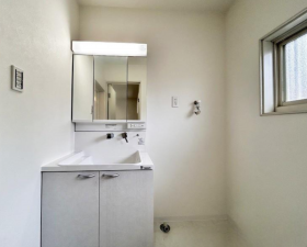 湖南市岩根、中古一戸建ての画像です