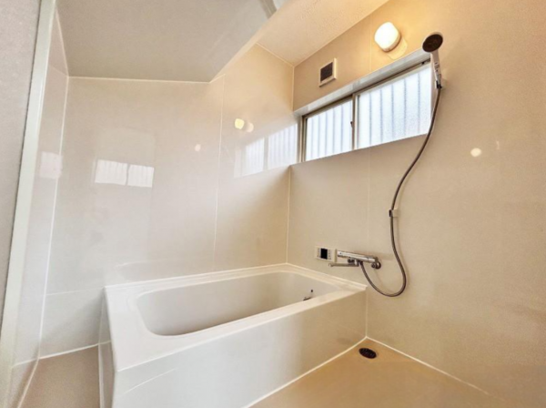 湖南市岩根、中古一戸建ての画像です