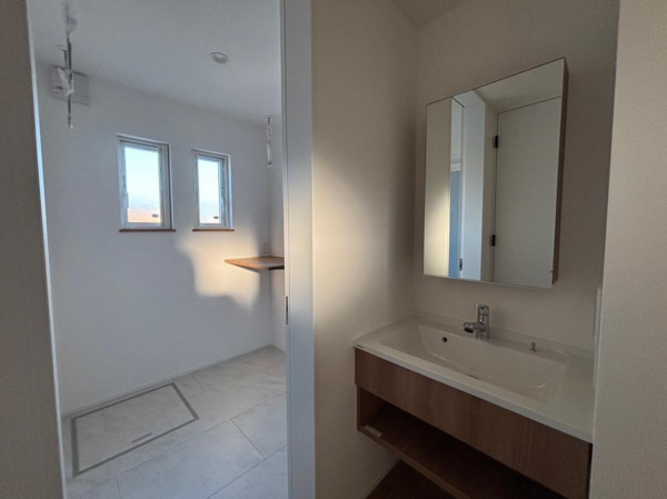 湖南市石部南、新築一戸建ての画像です