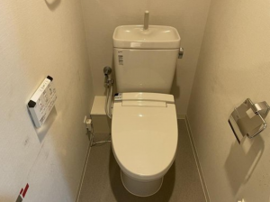 横須賀市衣笠栄町、マンションのトイレ画像です