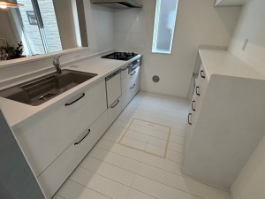 一宮市伝法寺、中古一戸建てのキッチン画像です